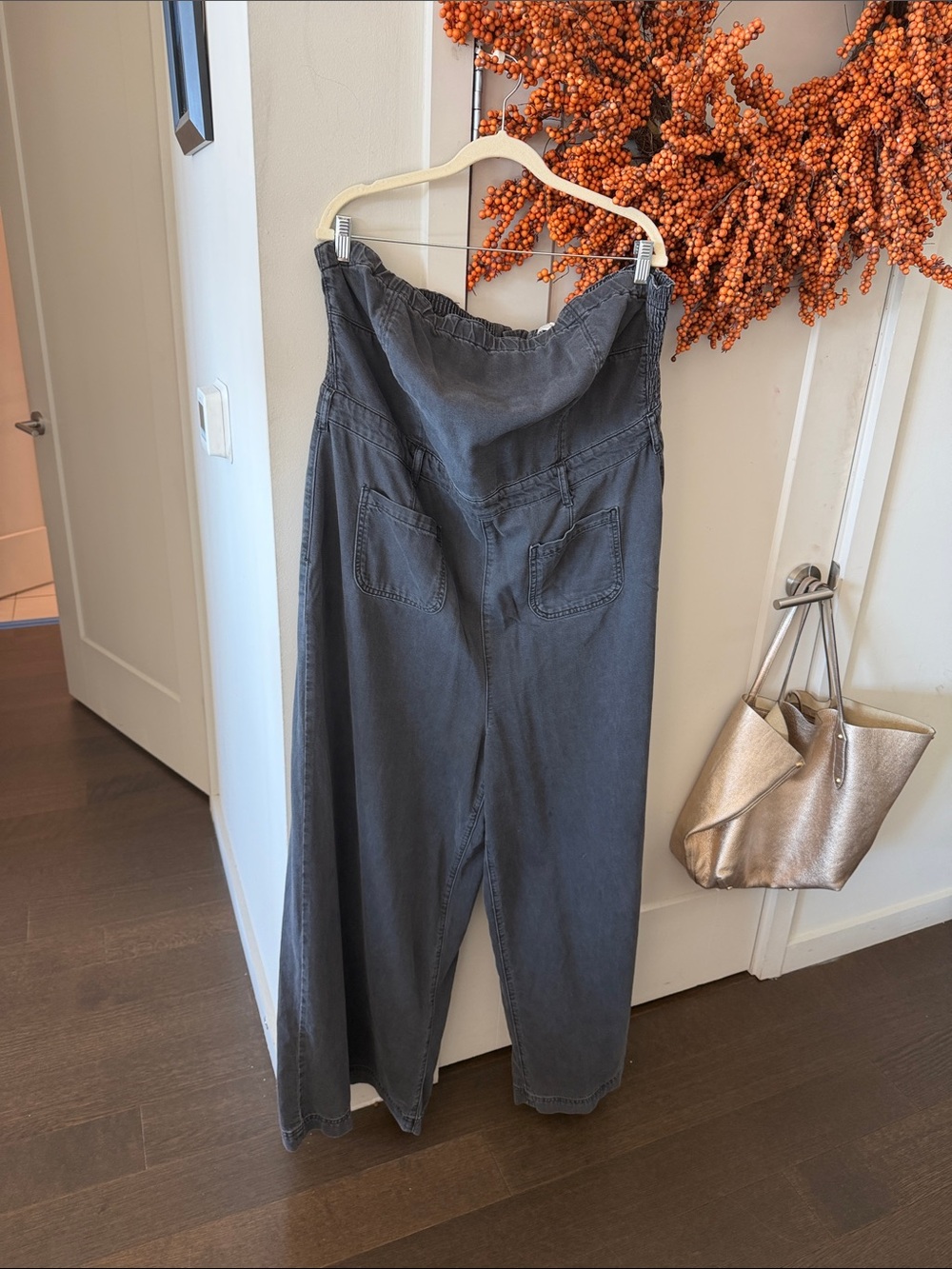 High-Waist Wide Leg Pants in Charcoal Gray